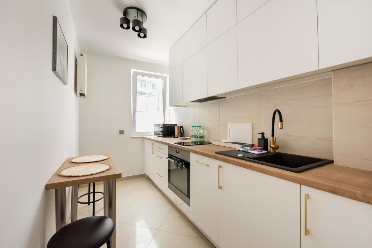 Apartment Metro Rondo Onz 2-bedroom Warsaw