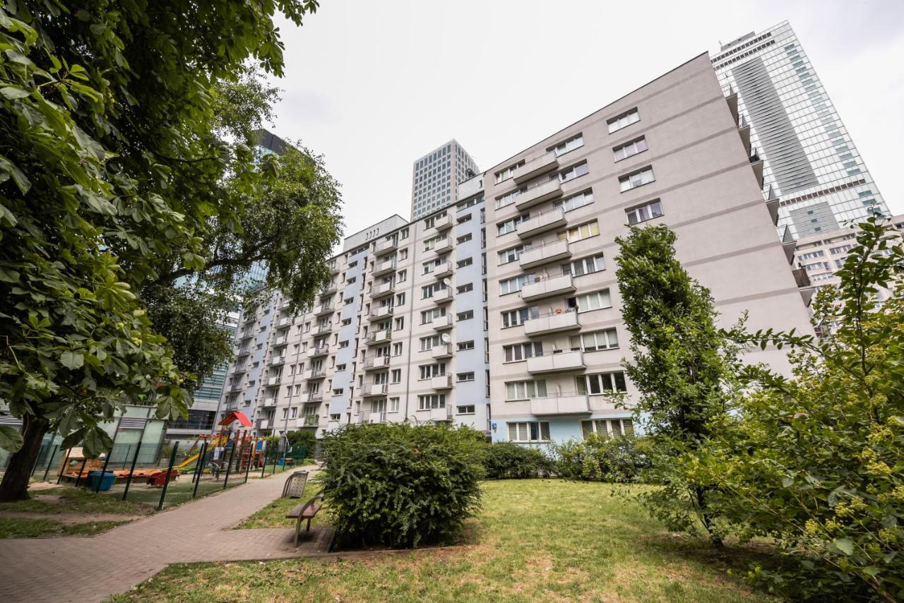 Apartment Metro Rondo Onz 2-bedroom