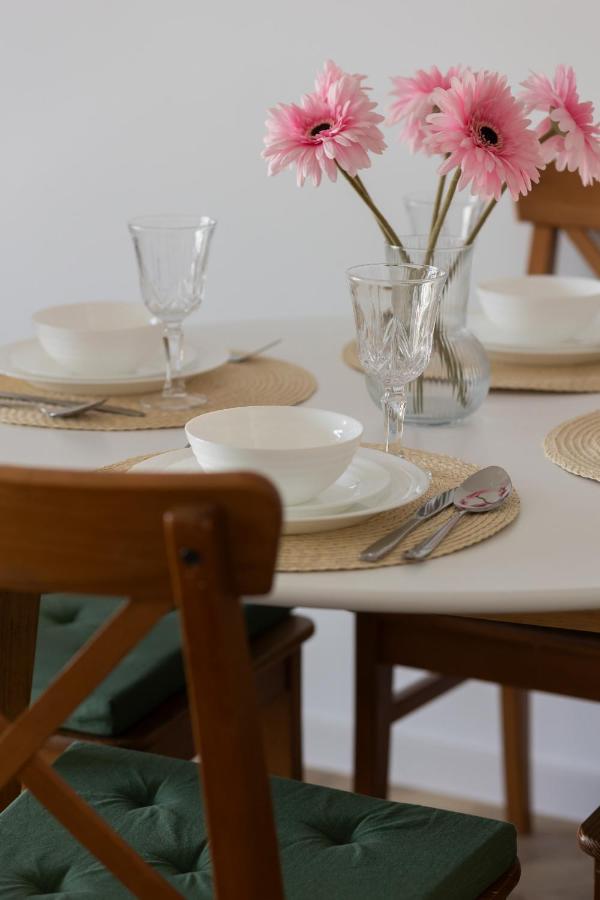 Ursus Sunny For 4 Guests With Parking & Balcony By Renters Apartment *