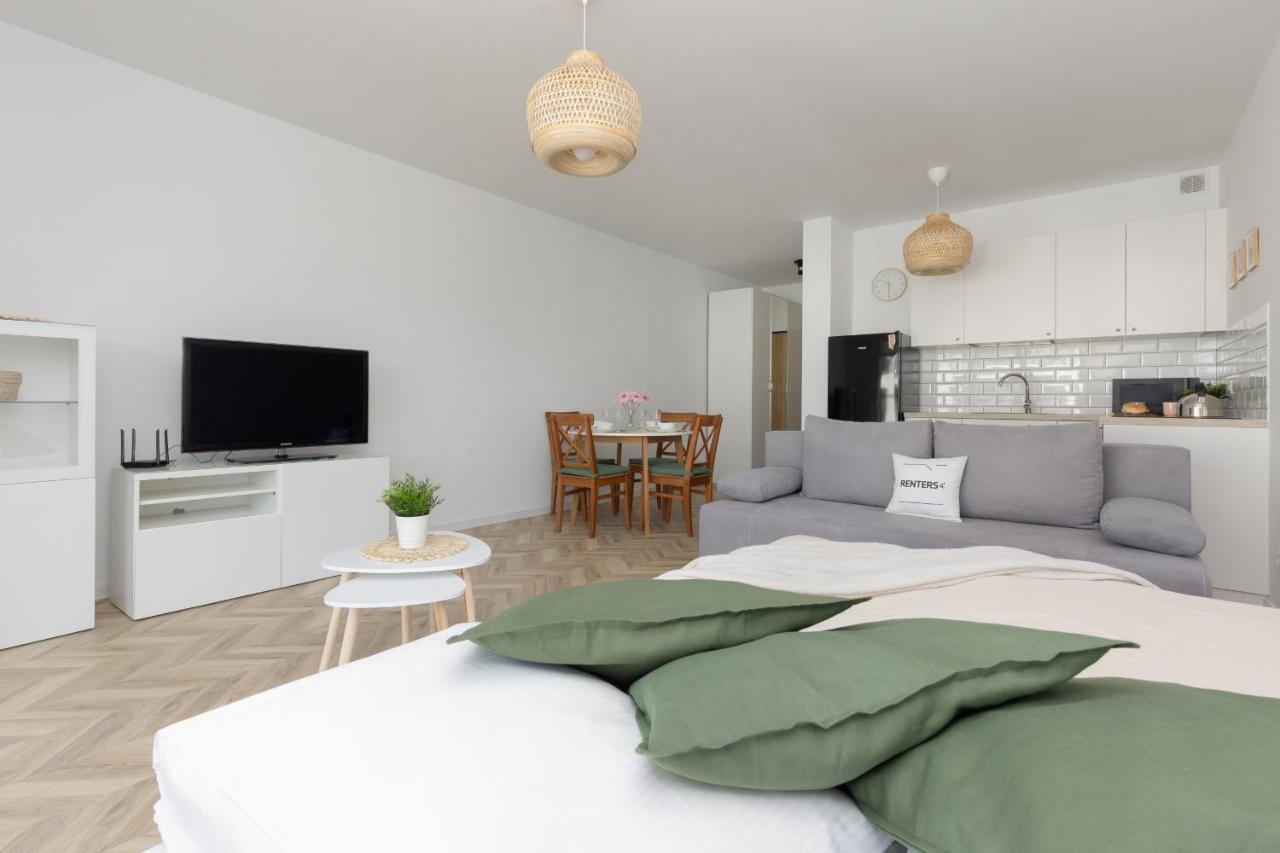 Ursus Sunny For 4 Guests With Parking & Balcony By Renters *