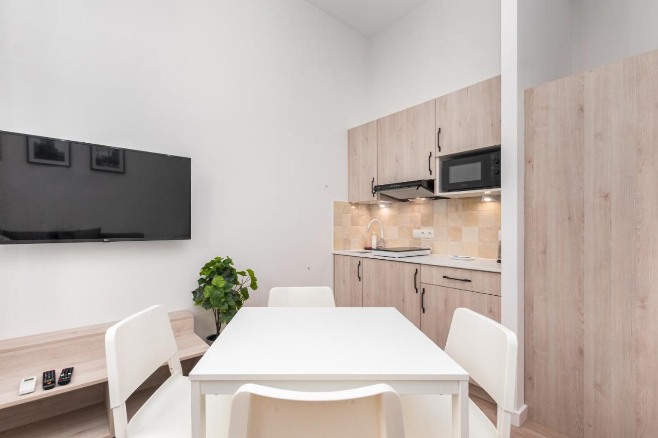 Apartament Swietokrzyska 16 *