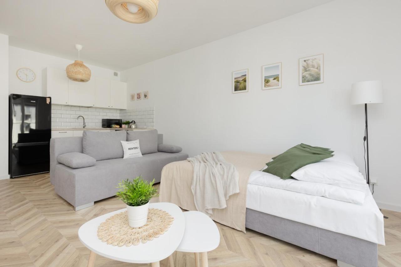 Ursus Sunny For 4 Guests With Parking & Balcony By Renters Apartment *