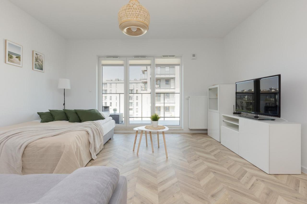 Ursus Sunny For 4 Guests With Parking & Balcony By Renters