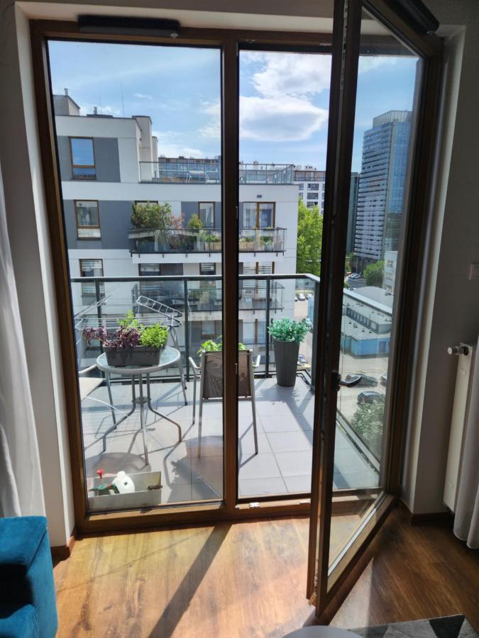 Apartament Sloneczny Spire Warszawa