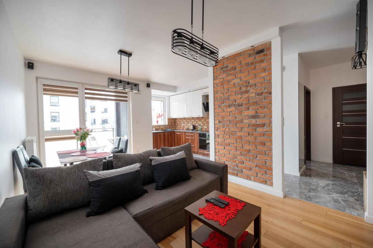 Stacja Nowy Ursus Comfort * Warsaw