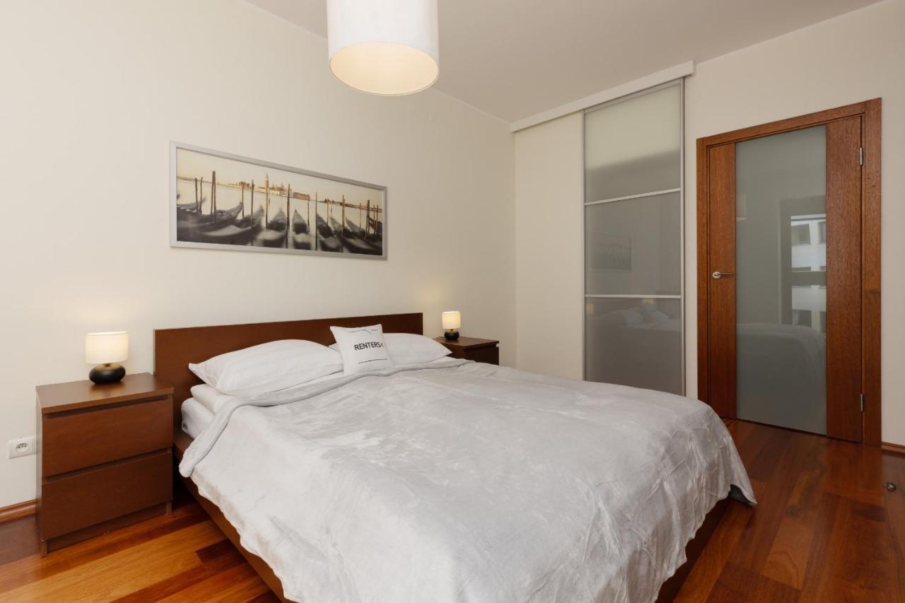 Apartament With Study Powstancow Slaskich By Renters Warszawa
