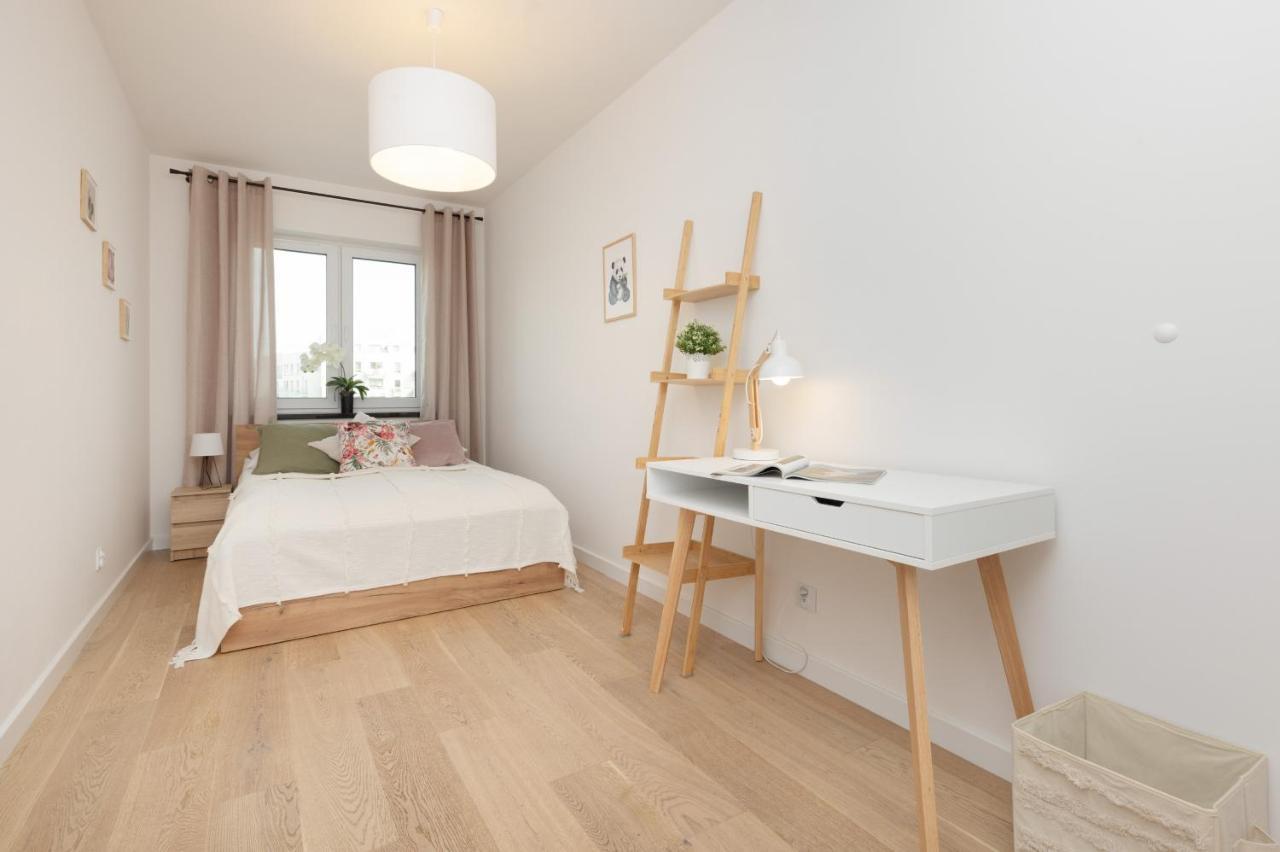 Apartment Modern & Bright With Parking And Balcony By Renters