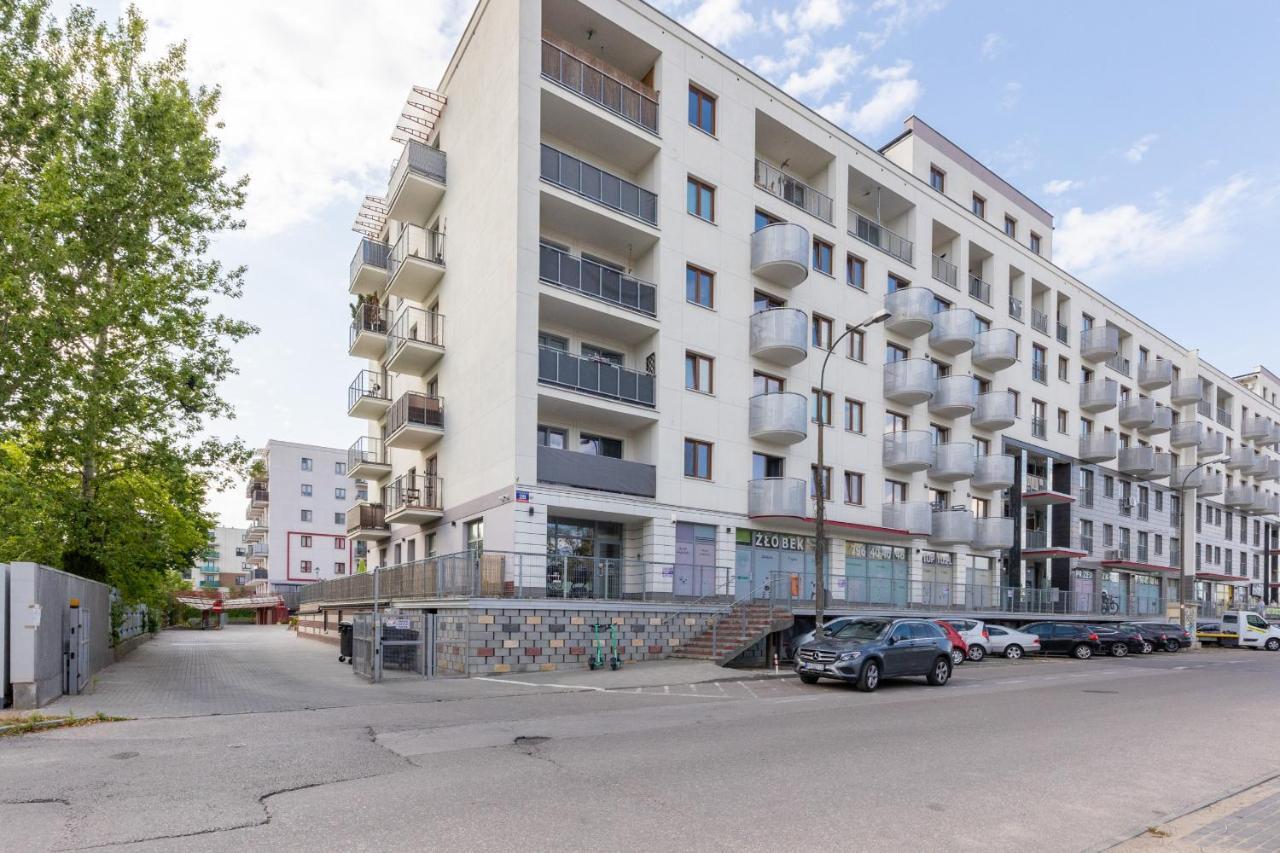 Apartment Modern & Bright With Parking And Balcony By Renters *