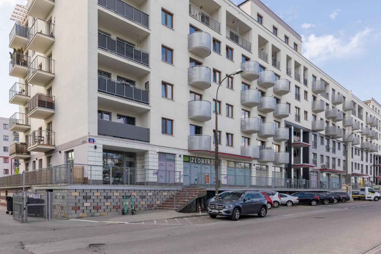 Apartment Modern & Bright With Parking And Balcony By Renters *