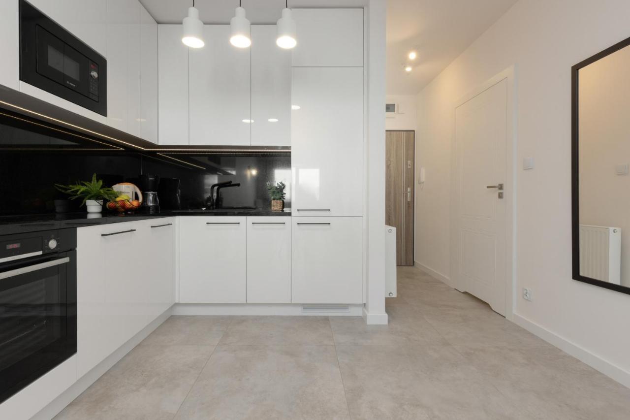 Modern & Bright With Parking And Balcony By Renters Apartment