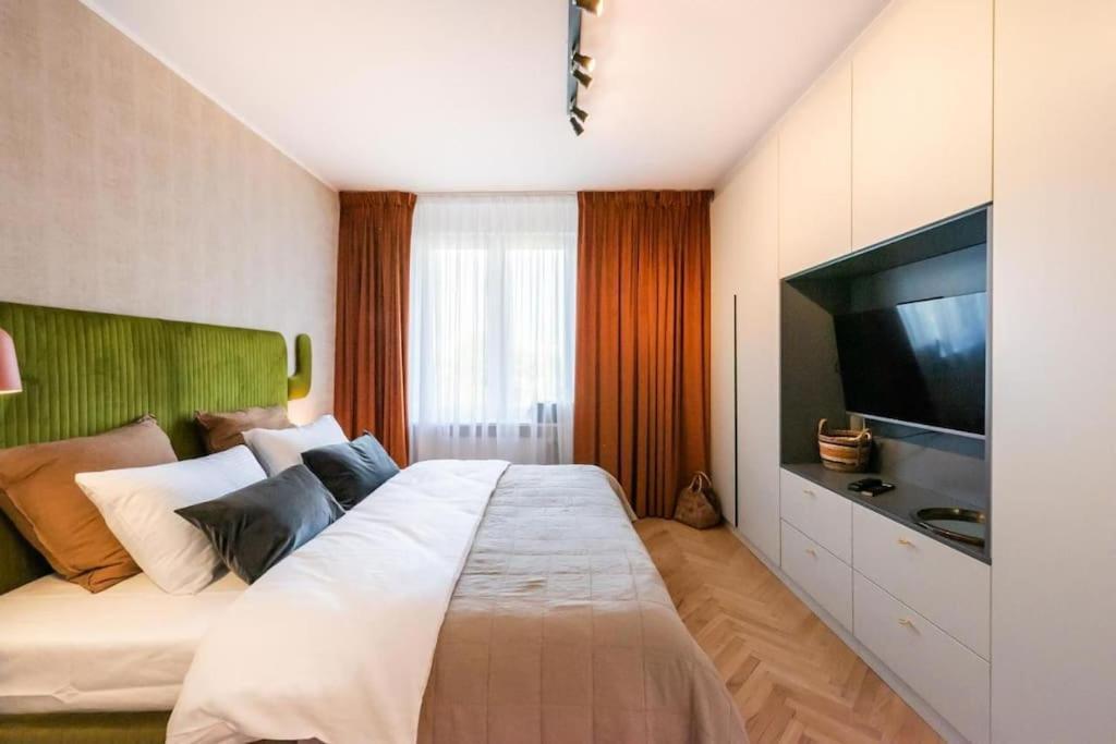 Eclectic Near Old Town Apartment *