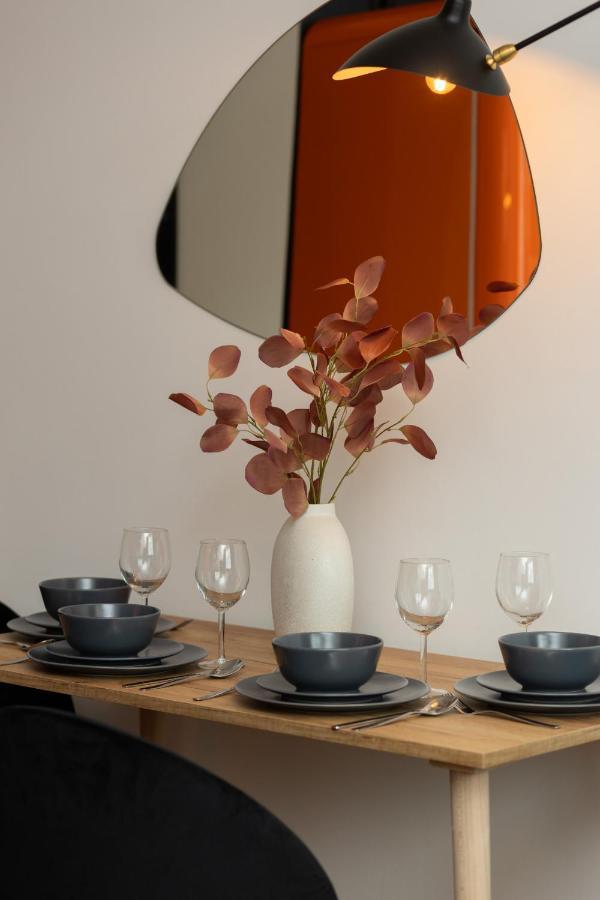 Stylish Downtown By Renters *