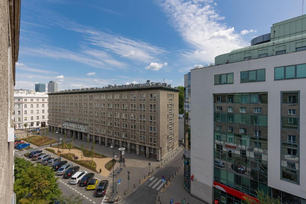 Stylish Downtown By Renters Apartment