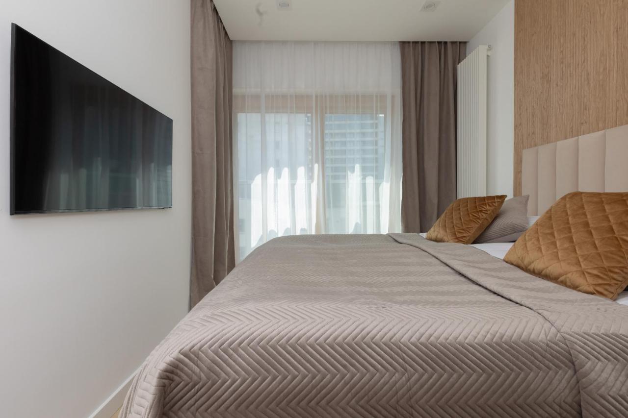 Mennica Deluxe Center By Renters Prestige Apartment