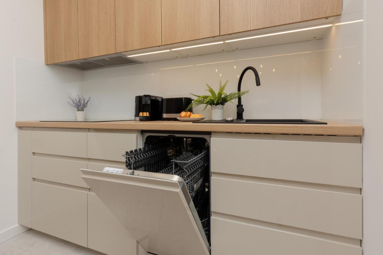 Apartment Mennica Deluxe Center By Renters Prestige *