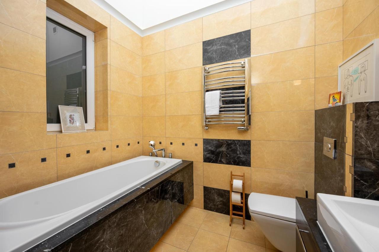 Apartment Zurawia Loft *