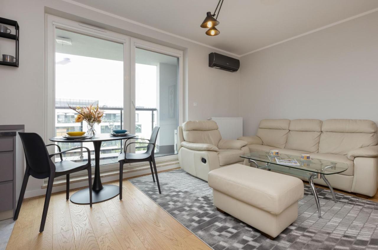 Trendy With Ac And Parking In By Renters