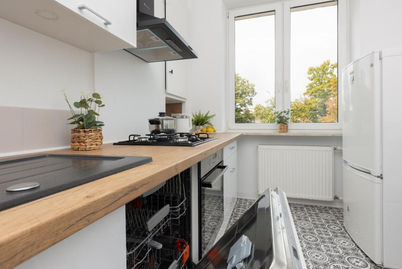 Cozy Studio With Bath Bielany By Renters