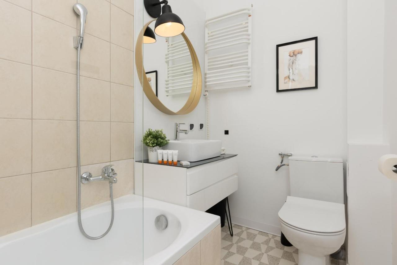 Apartment Cozy Studio With Bath Bielany By Renters Warsaw
