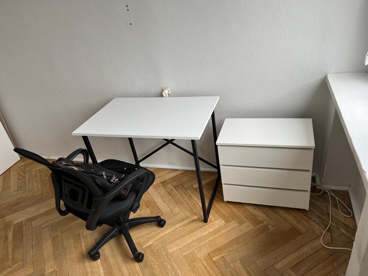 Apartment == View Center ==