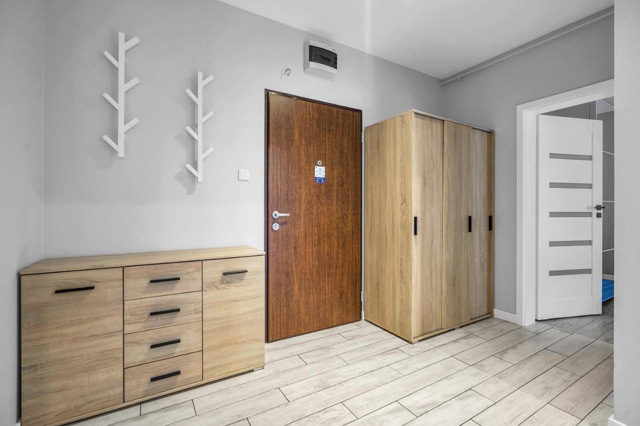 Apartment - Parking, Quiet Neighbourhood - By Rentujemy Warsaw