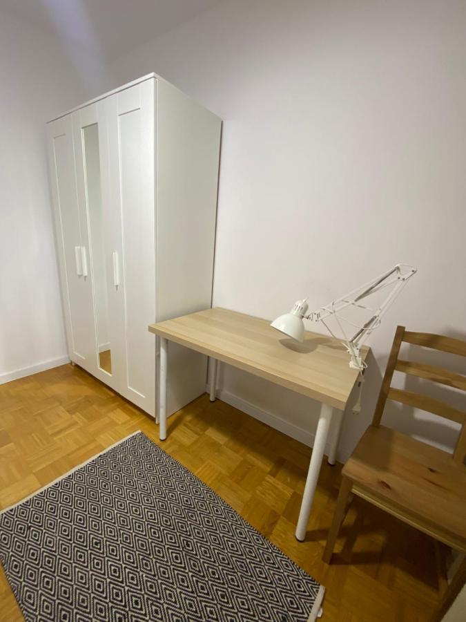Apartment Pokoj Do Wynajmu Na Doby *