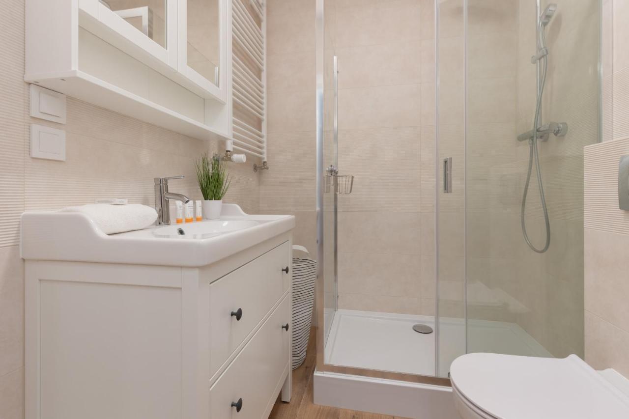 Apartamento Cozy & Bright Zupnicza By Renters Varsóvia