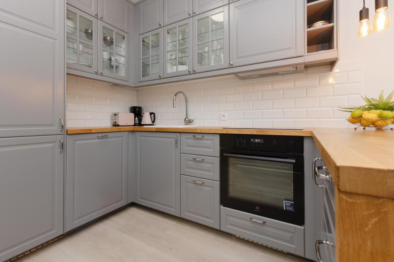 Apartment Zoliborz Artystyczny With Parking By Renters *