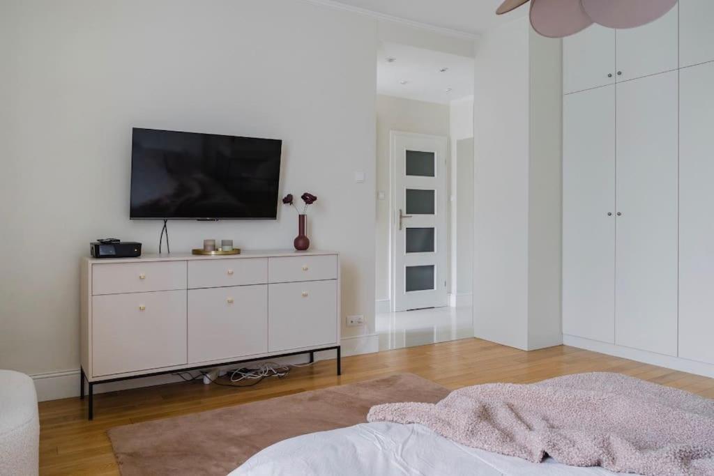 Apartment Elegant Joliot-curie30