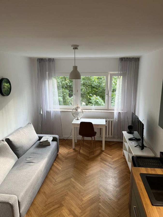 Przytulna Kawalerka Typu Apartament Warszawa