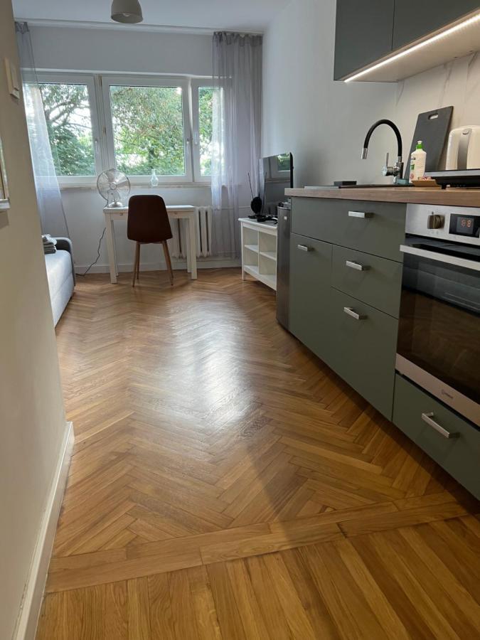 Przytulna Kawalerka Typu Warszawa