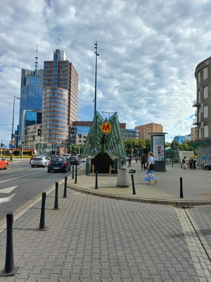 Apartament W Centrum - Metro Rondo Onz Warsaw