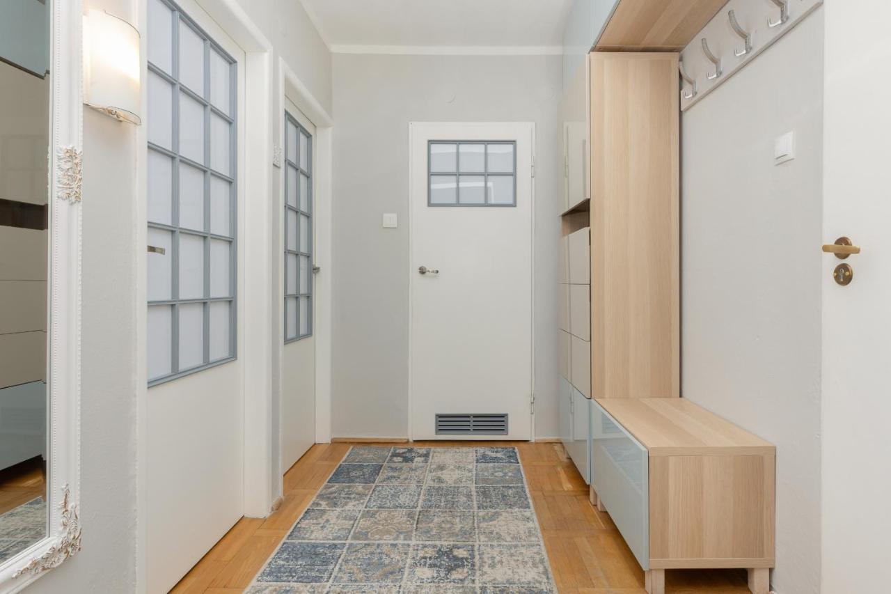 Căn hộ Cozy Two-bedroom Mokotow By Renters *