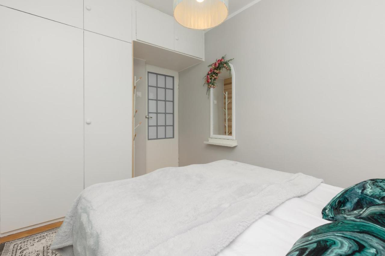 Cozy Two-bedroom Mokotow By Renters Căn hộ