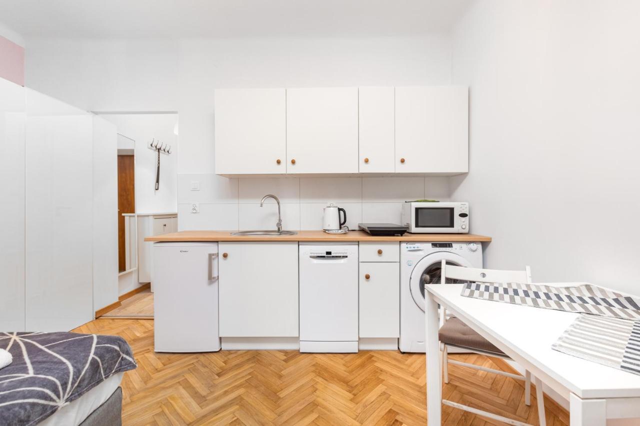 Apartment Szymanowskiego 4 By Homeprime *