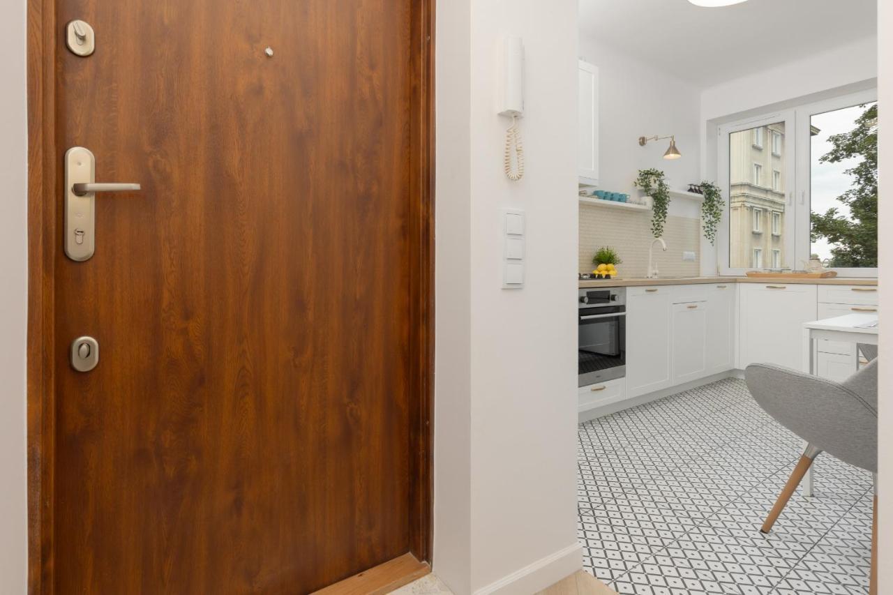 Art Deco Old Town By Renters Apartment *
