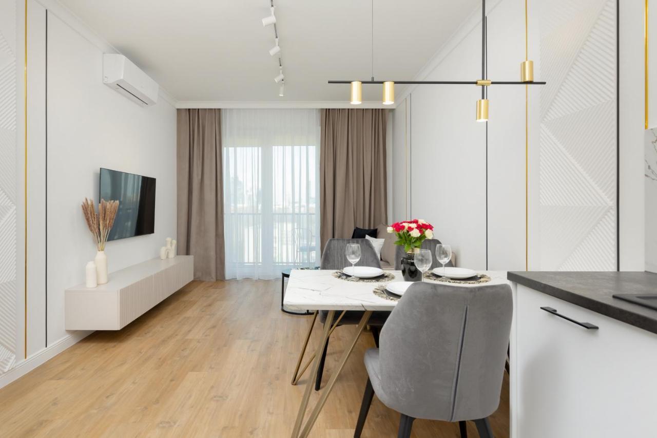 Stylish With Parking By Renters Prestige Warsaw