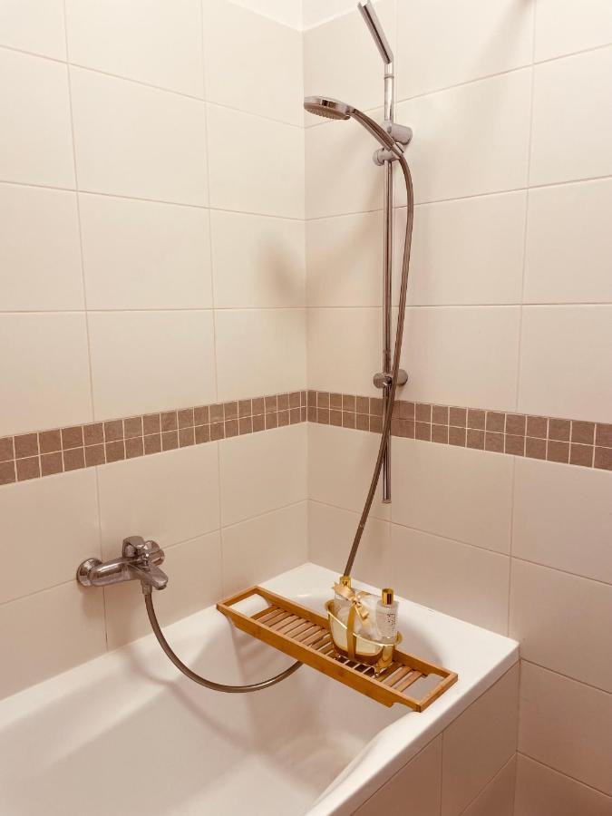 Luxury 4-bedroom In Centre - Self-check In & Fast Wifi Căn hộ Warsaw