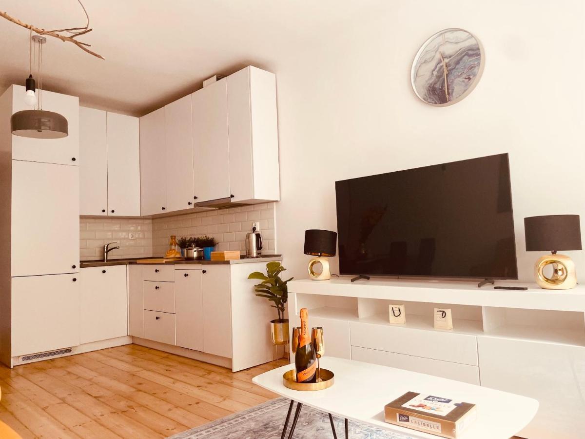 Luxury 4-bedroom In Centre - Self-check In & Fast Wifi Căn hộ Warsaw