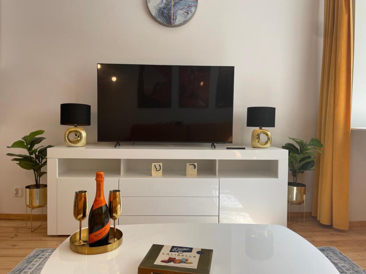 Luxury 4-bedroom In Centre - Self-check In & Fast Wifi Căn hộ Warsaw