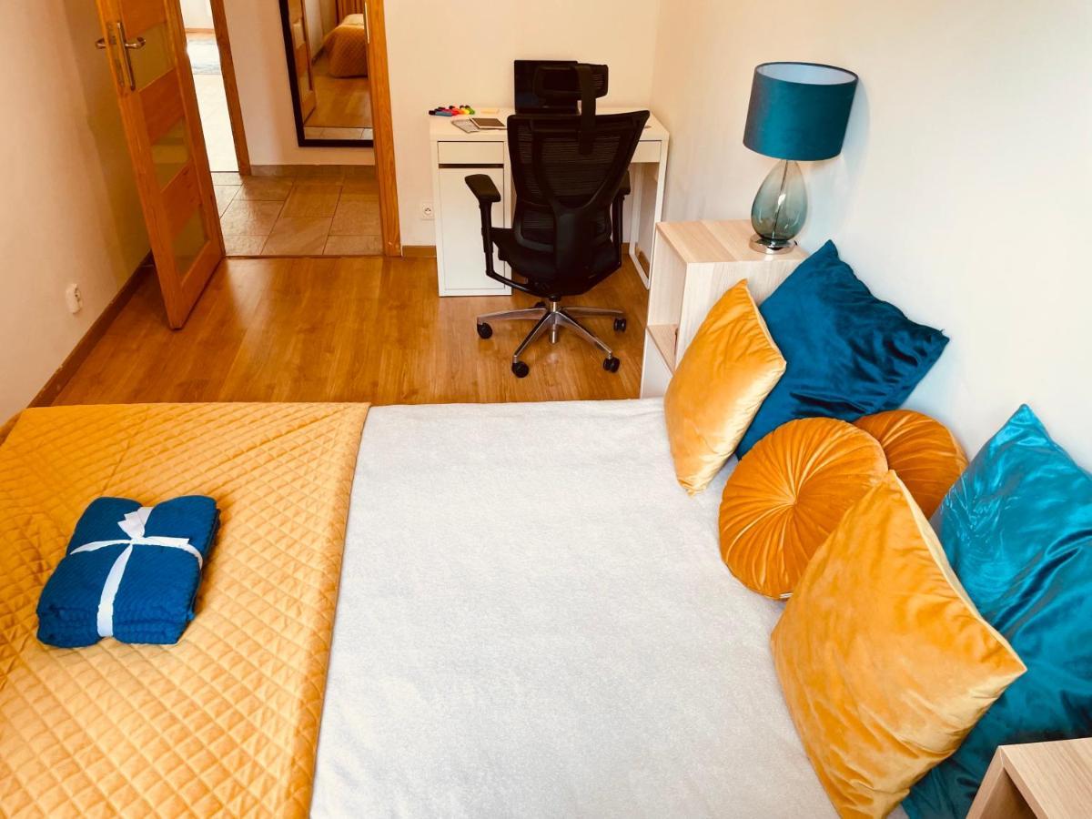 Căn hộ Luxury 4-bedroom In Centre - Self-check In & Fast Wifi Warsaw