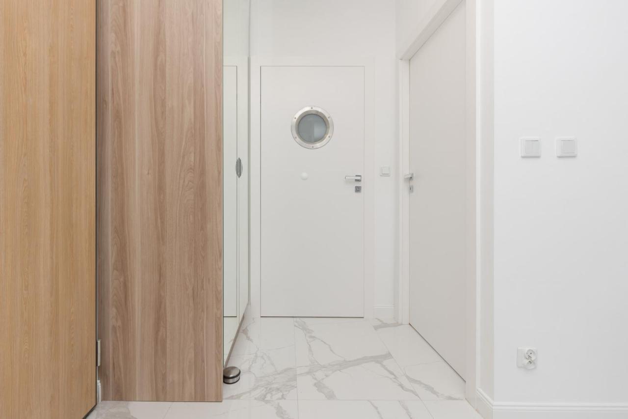 Cosy On Wola Goleszowska By Renters *