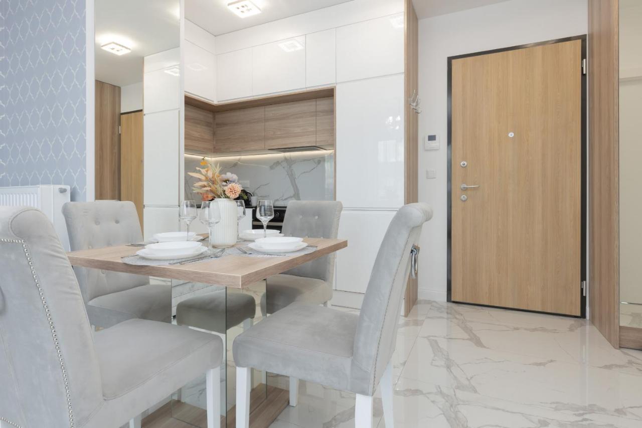 Cosy On Wola Goleszowska By Renters Apartment Warsaw