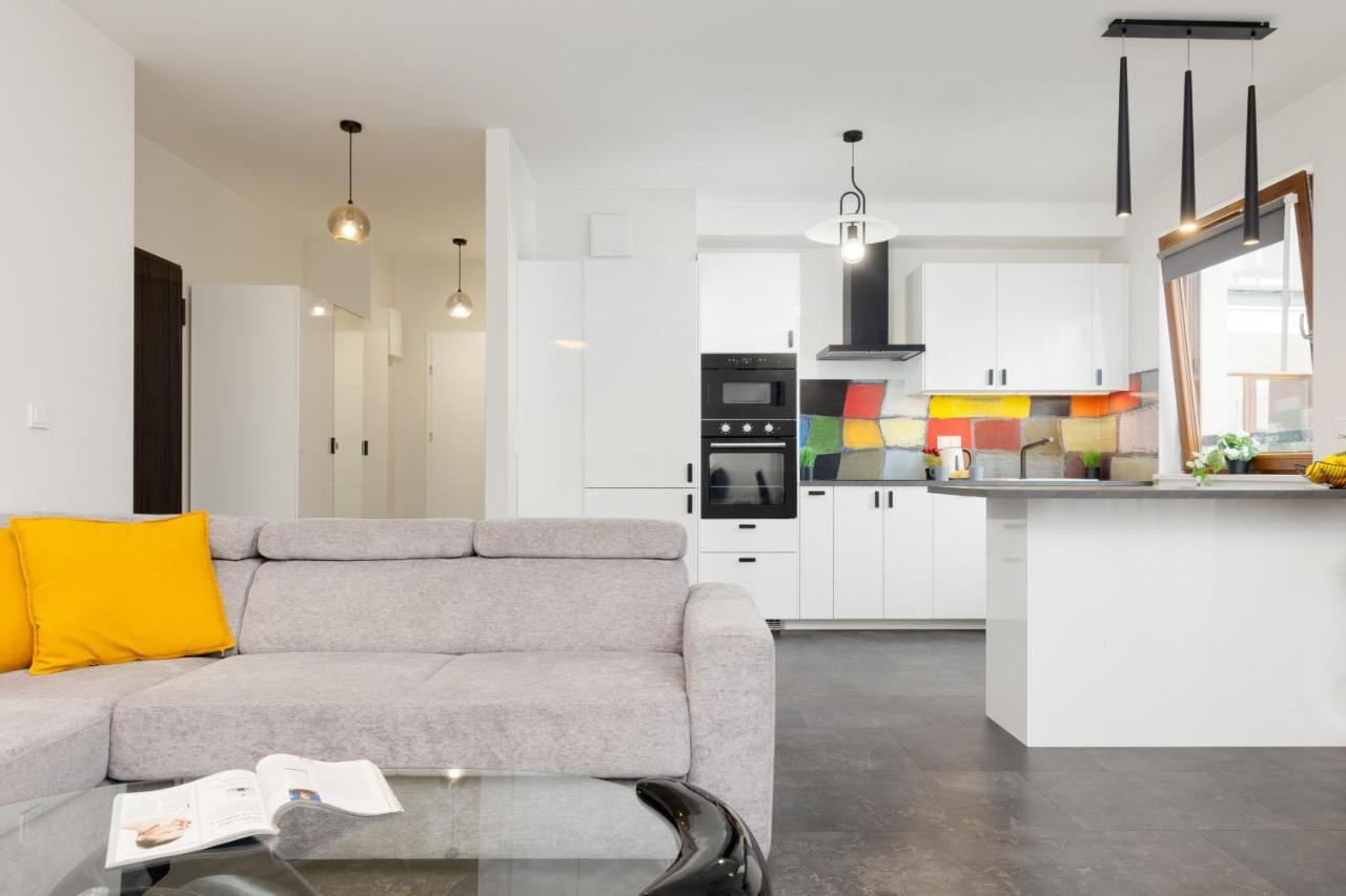 Center Grzybowska 85 With Parking By Renters Apartment Warsaw