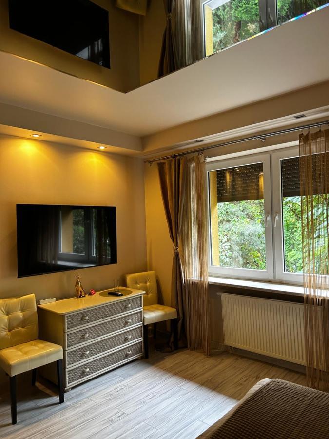 Beigeroom