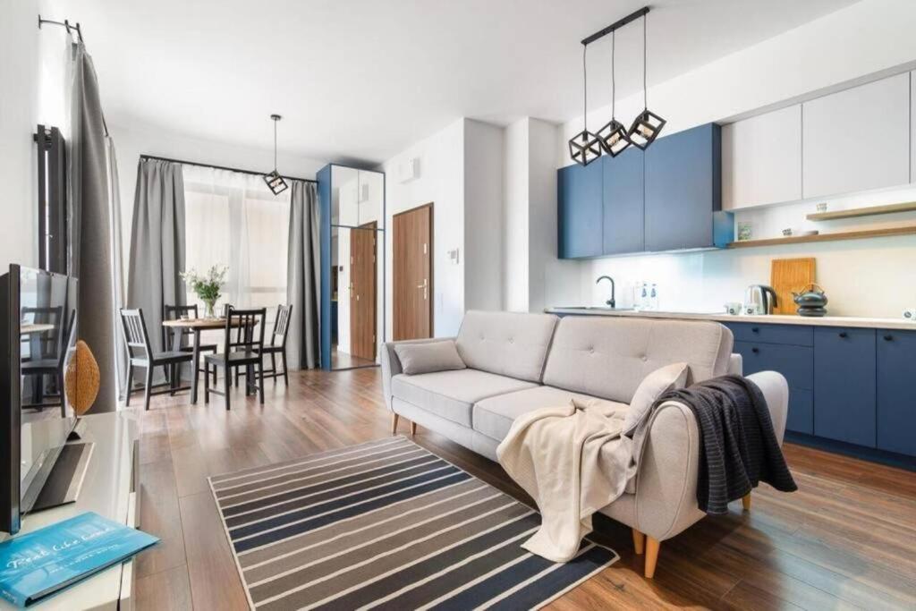 Modern With Gym,terrace And Great Location Apartment