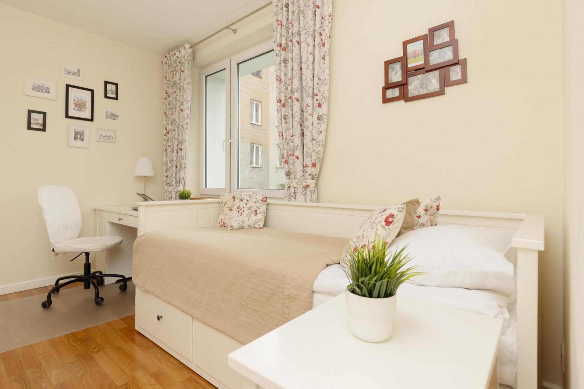 Center Zurawia By Renters Apartment
