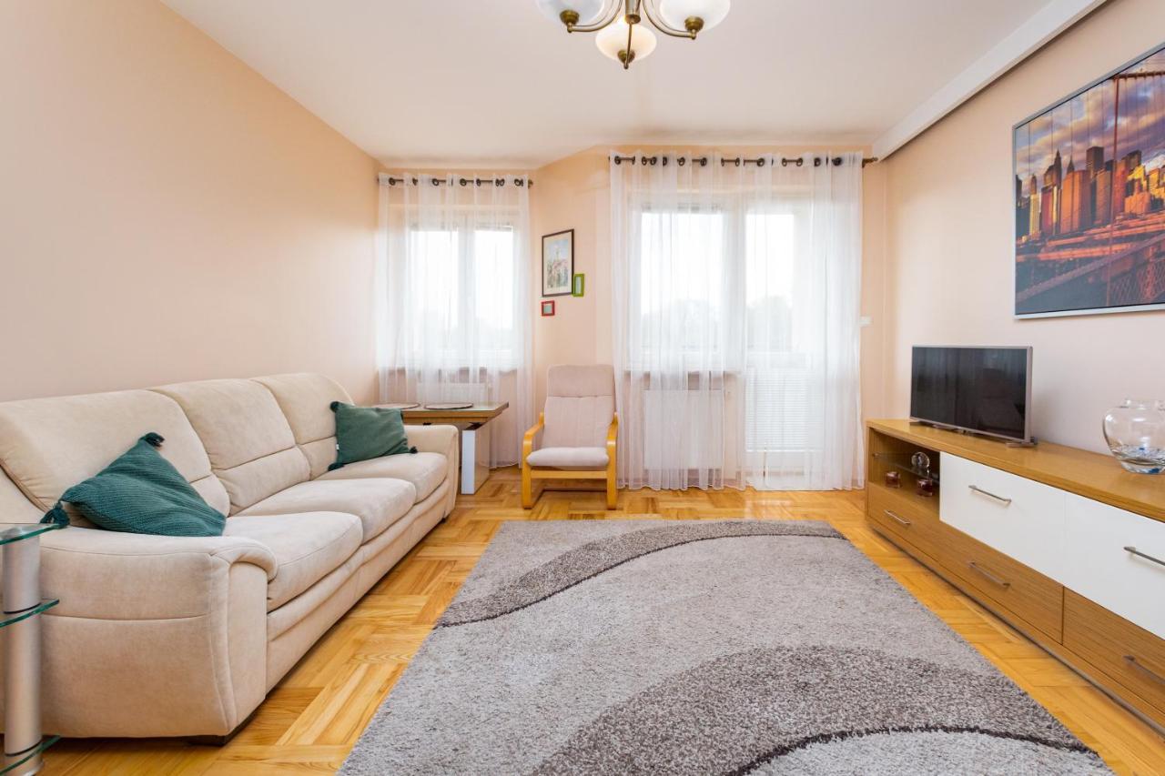 Bluszczanska 76 By Homeprime Apartment Warsaw