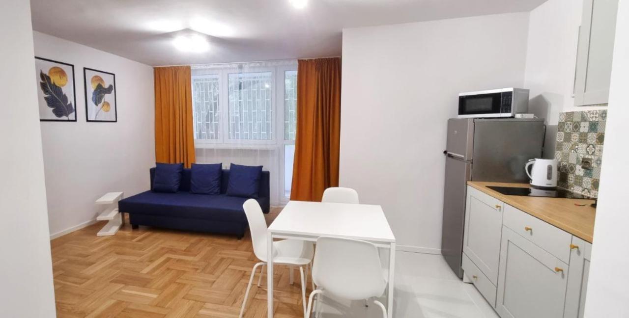 Cozy And Quiet In Apartament Warszawa