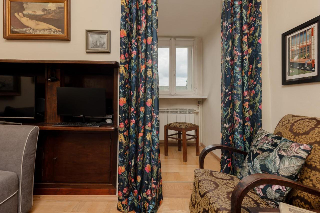 Atmospheric Next To Old Town Square By Renters Warsaw